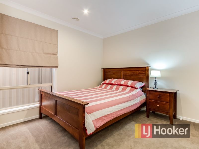 17 Hood Place, Pakenham VIC 3810
