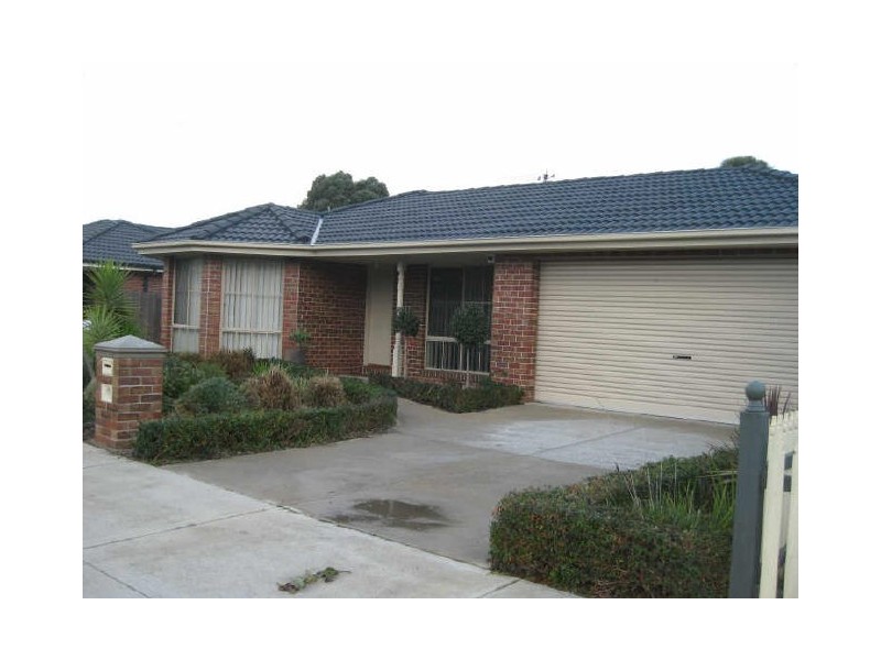 83 Manna Gum Drive, Pakenham VIC 3810