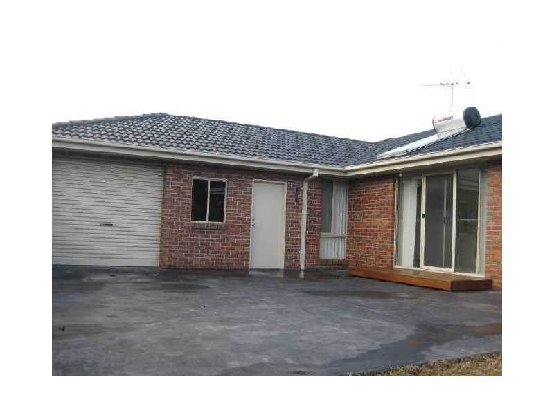 83 Manna Gum Drive, Pakenham VIC 3810