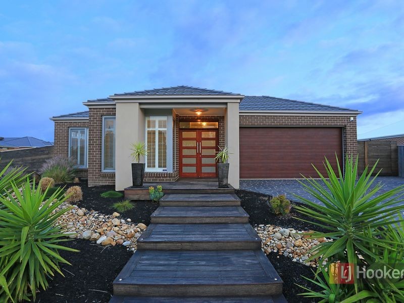 35 Cassowary Avenue, Pakenham VIC 3810