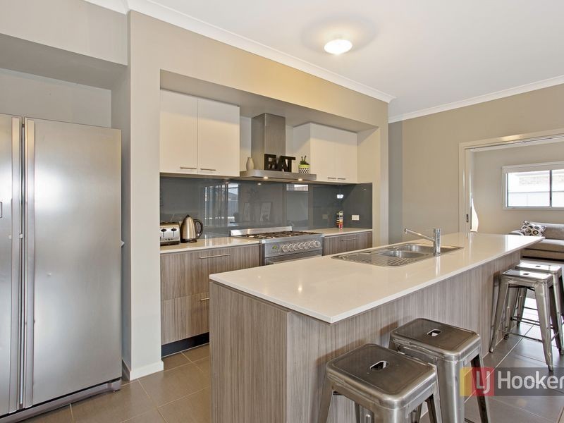 35 Cassowary Avenue, Pakenham VIC 3810