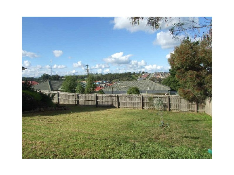 1 Earle Close, Pakenham VIC 3810