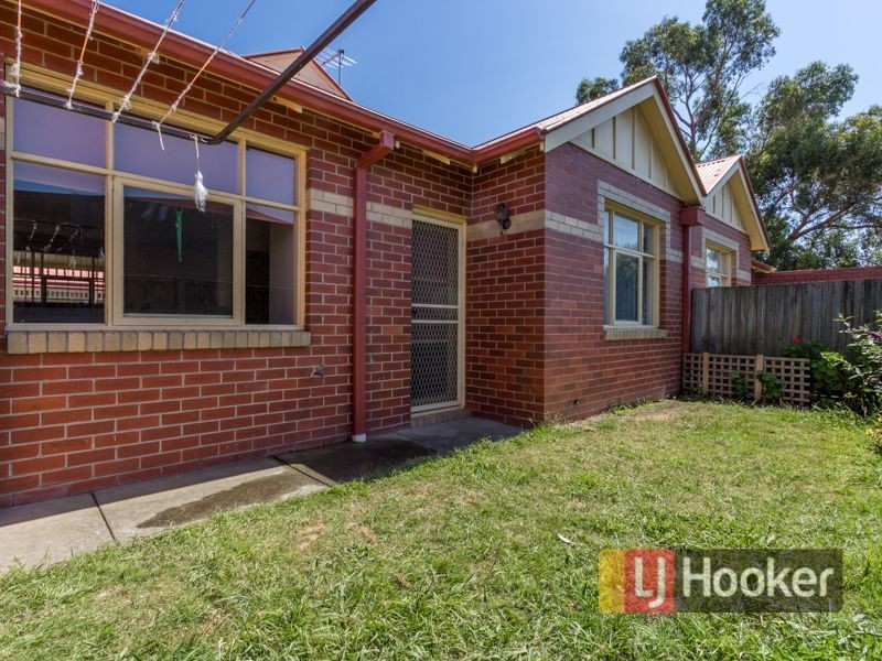 2/2 Gardner Street, Koo Wee Rup VIC 3981