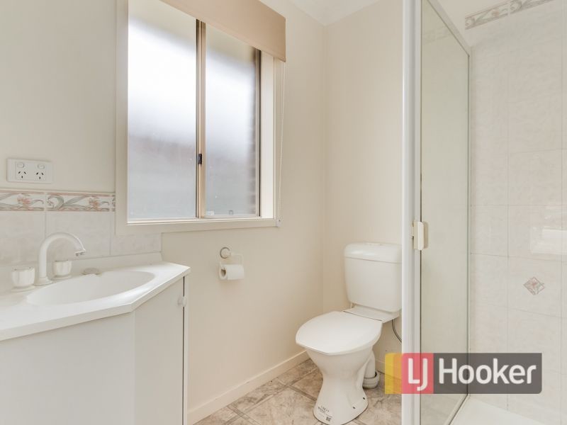 77 Ebony Drive, Pakenham VIC 3810