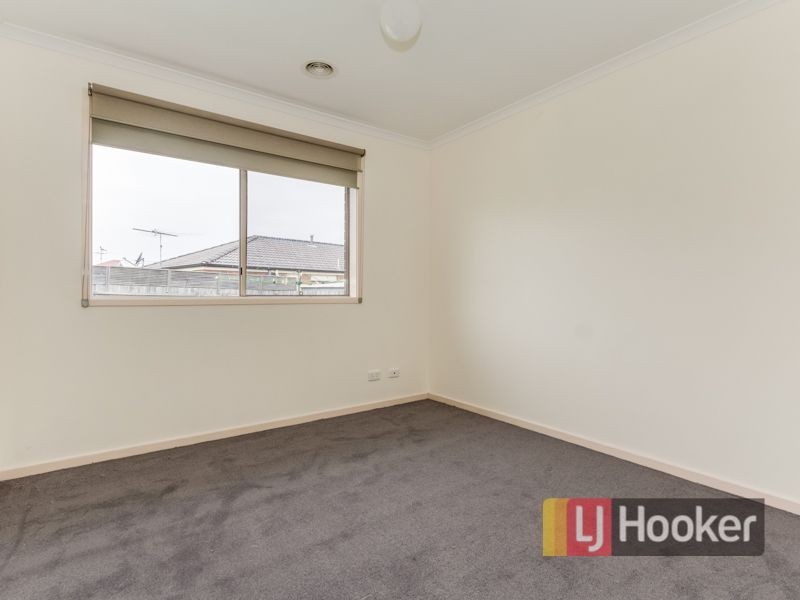 77 Ebony Drive, Pakenham VIC 3810