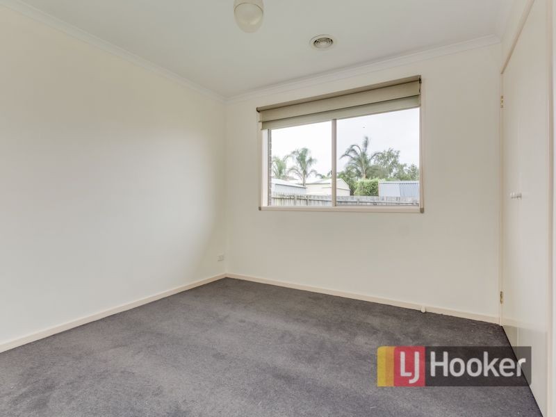 77 Ebony Drive, Pakenham VIC 3810