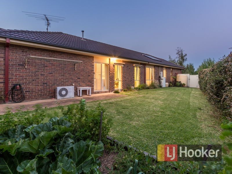 5 Strickland Court, Pakenham VIC 3810