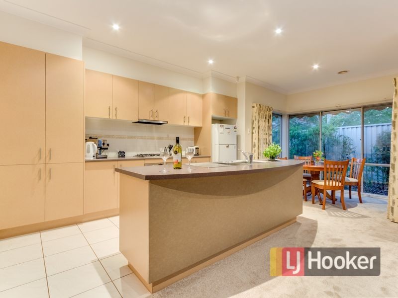 5 Strickland Court, Pakenham VIC 3810