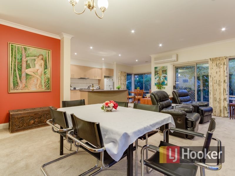 5 Strickland Court, Pakenham VIC 3810