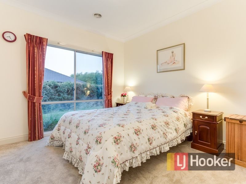 5 Strickland Court, Pakenham VIC 3810