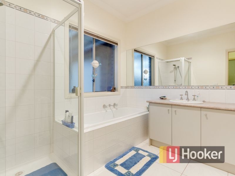 5 Strickland Court, Pakenham VIC 3810