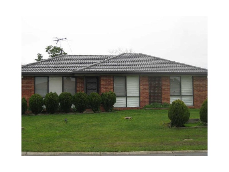 2 Maria Crescent, Pakenham VIC 3810