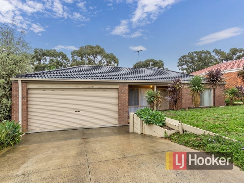 29 Ash Crescent, Pakenham VIC 3810