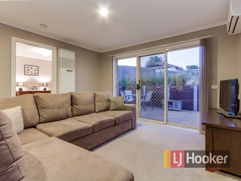 8/12 Renlik Court, Pakenham VIC 3810