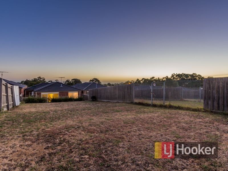 8/12 Renlik Court, Pakenham VIC 3810