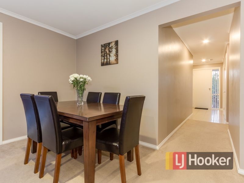 8/12 Renlik Court, Pakenham VIC 3810