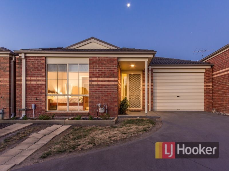 8/12 Renlik Court, Pakenham VIC 3810