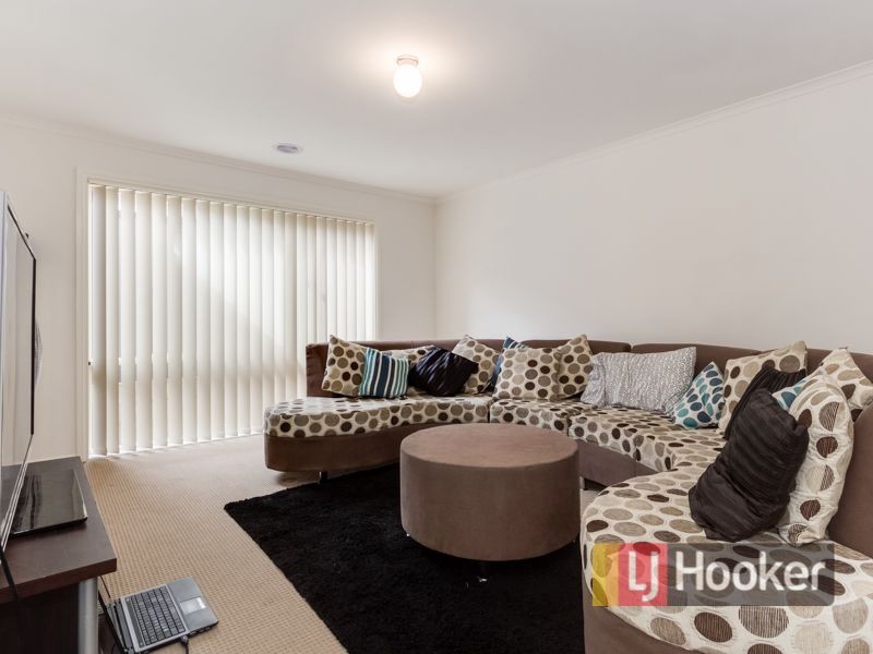 12 Sienna Way, Pakenham VIC 3810