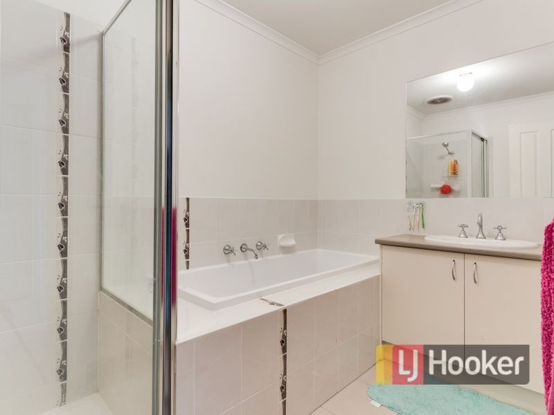 12 Sienna Way, Pakenham VIC 3810