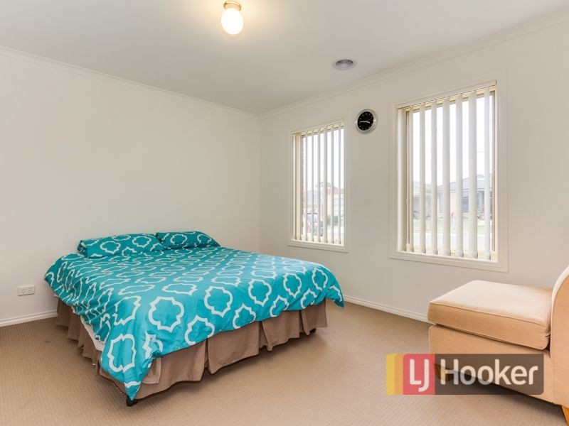 12 Sienna Way, Pakenham VIC 3810