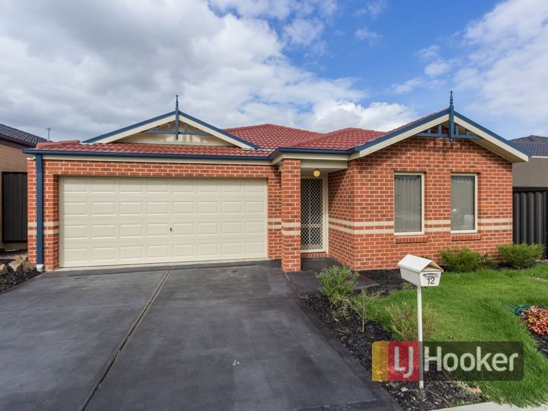 12 Sienna Way, Pakenham VIC 3810