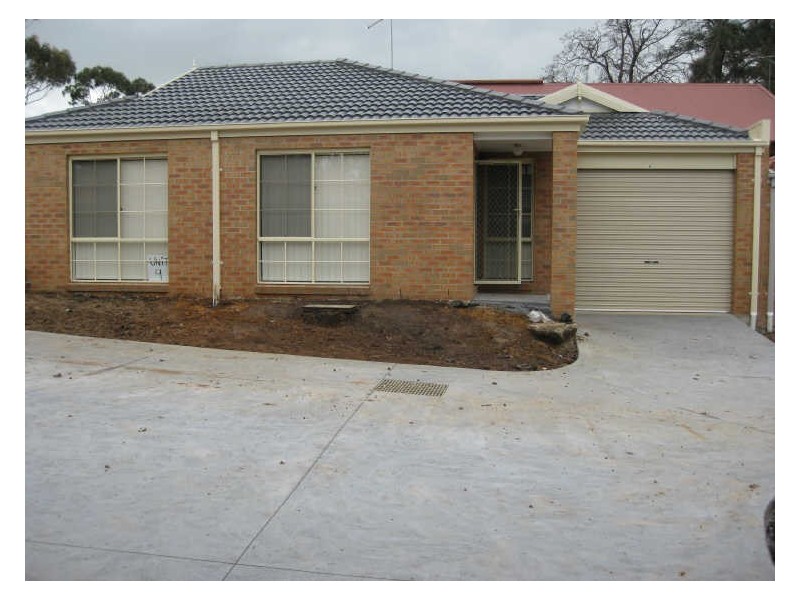 8/40 Army Road, Pakenham VIC 3810