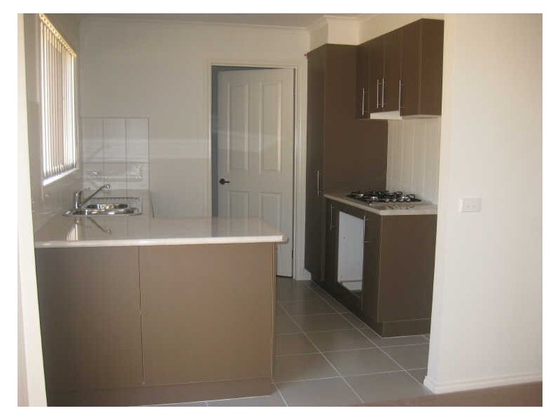 8/40 Army Road, Pakenham VIC 3810