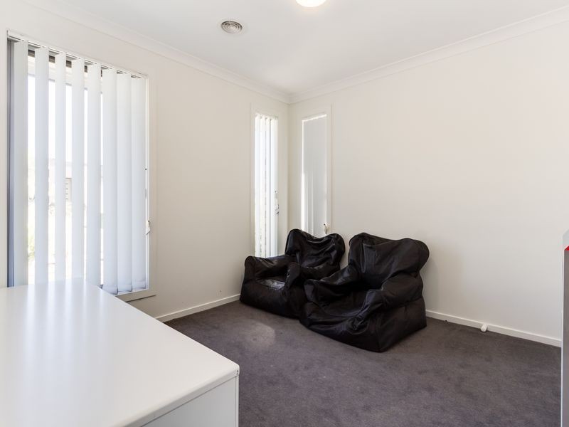 33 Central Avenue, Pakenham VIC 3810