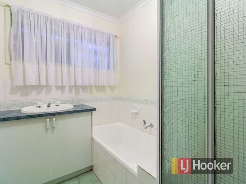 37 Bluegrass Crescent, Pakenham VIC 3810
