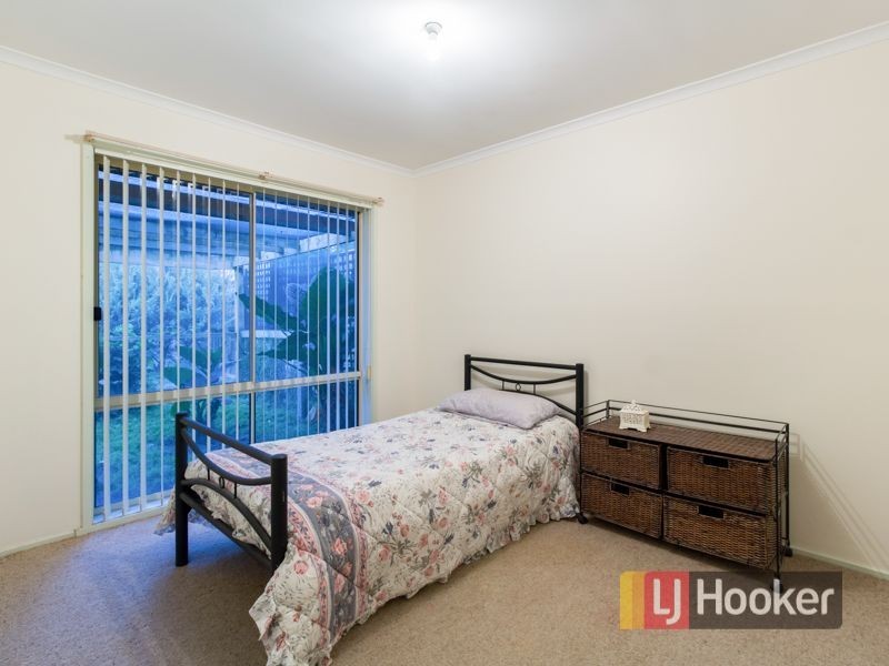 37 Bluegrass Crescent, Pakenham VIC 3810