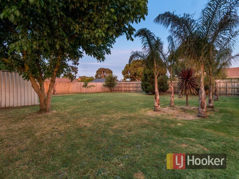 37 Bluegrass Crescent, Pakenham VIC 3810