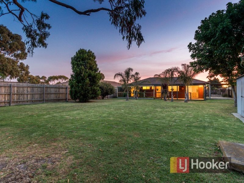 37 Bluegrass Crescent, Pakenham VIC 3810