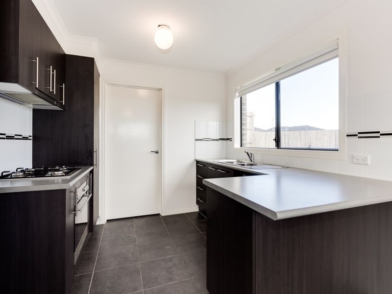 12/107 Army Road, Pakenham VIC 3810