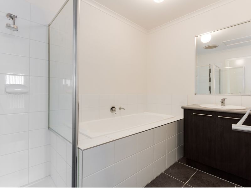 12/107 Army Road, Pakenham VIC 3810