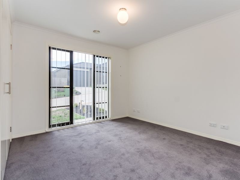 12/107 Army Road, Pakenham VIC 3810
