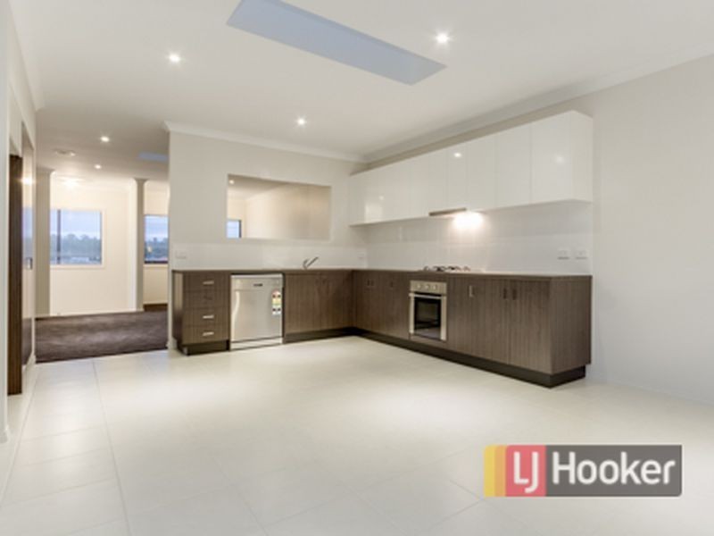 1/4 Shakespeare Court, Drouin VIC 3818