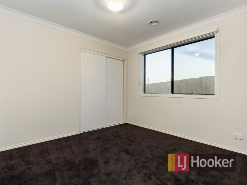 1/4 Shakespeare Court, Drouin VIC 3818