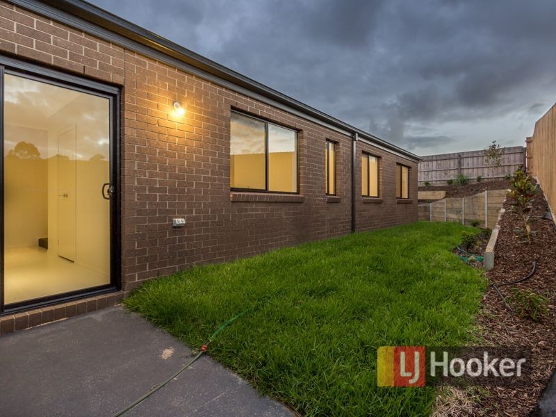 1/4 Shakespeare Court, Drouin VIC 3818