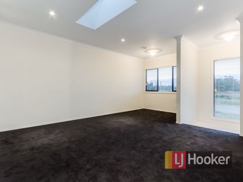 1/4 Shakespeare Court, Drouin VIC 3818