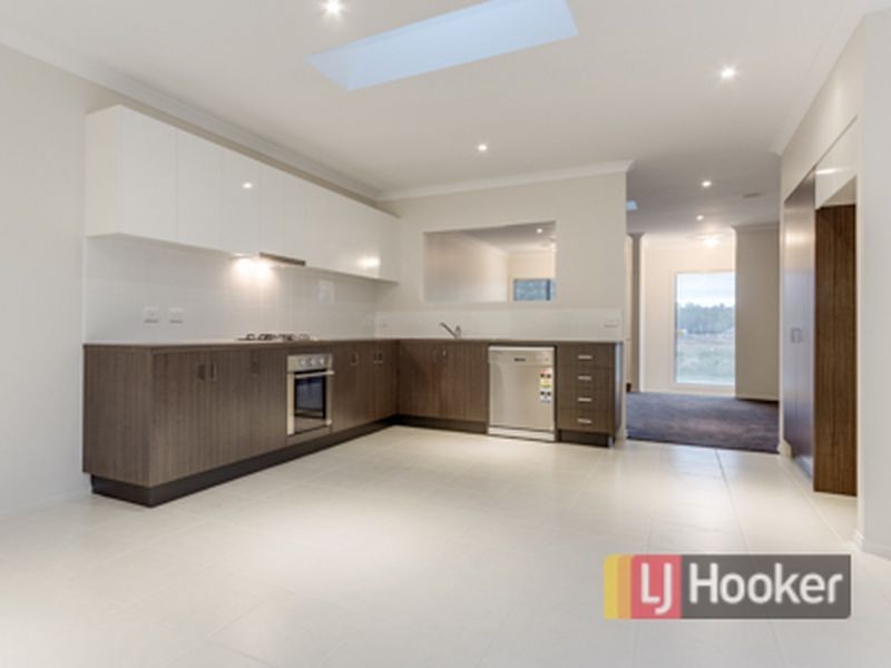 1/4 Shakespeare Court, Drouin VIC 3818