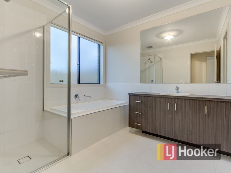 1/4 Shakespeare Court, Drouin VIC 3818