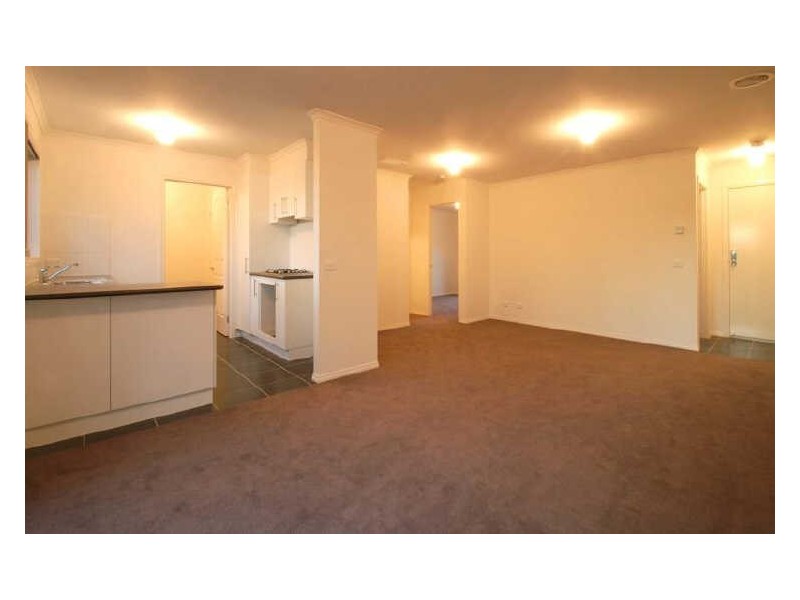 16/40 Army Road, Pakenham VIC 3810