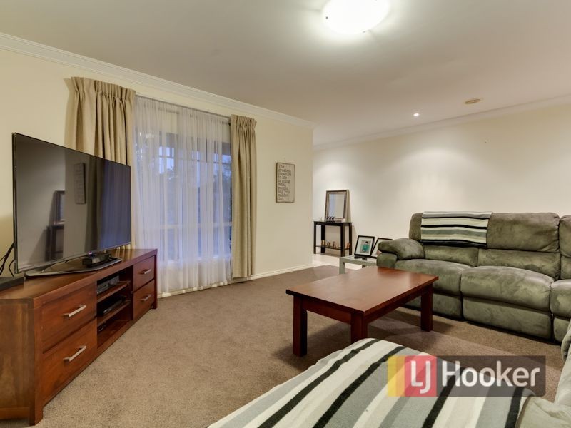 6 Dobell Street, Pakenham VIC 3810