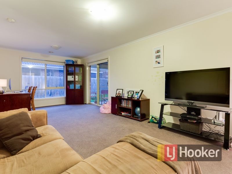 6 Dobell Street, Pakenham VIC 3810