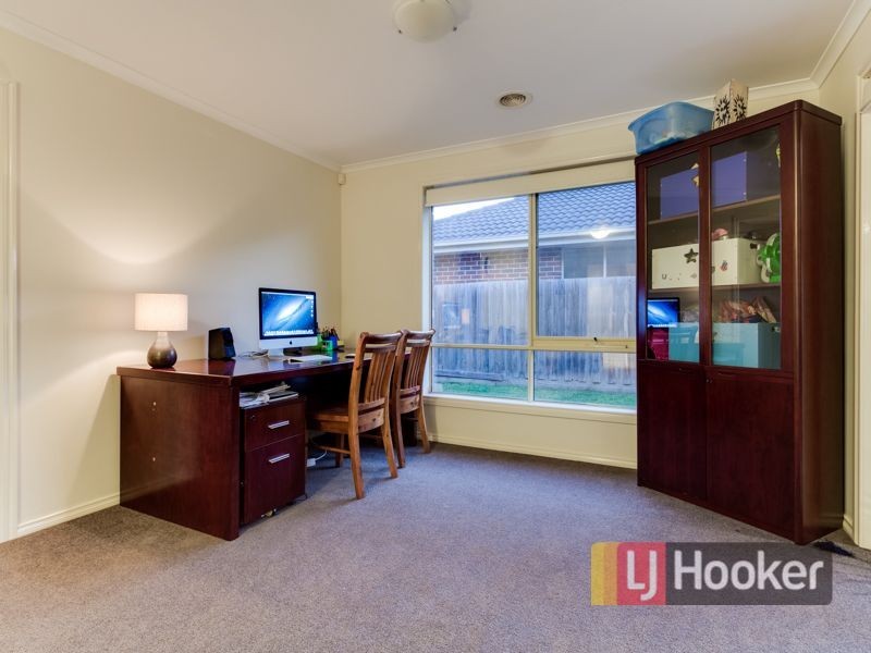 6 Dobell Street, Pakenham VIC 3810