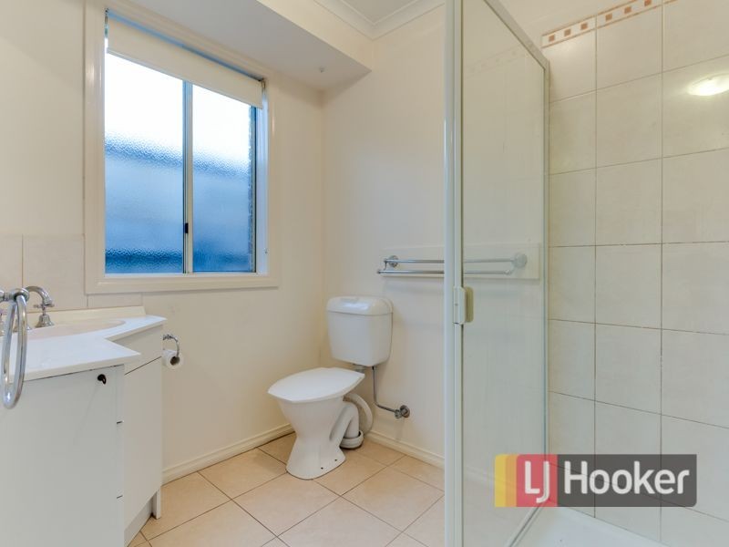 6 Dobell Street, Pakenham VIC 3810