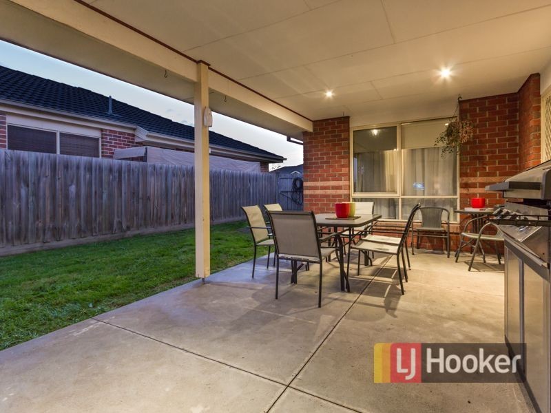 6 Dobell Street, Pakenham VIC 3810