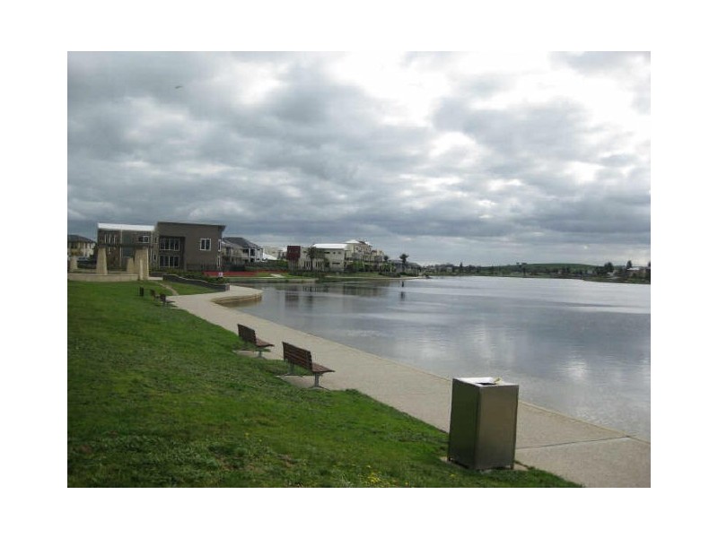 5/2 The Entrance, Pakenham VIC 3810