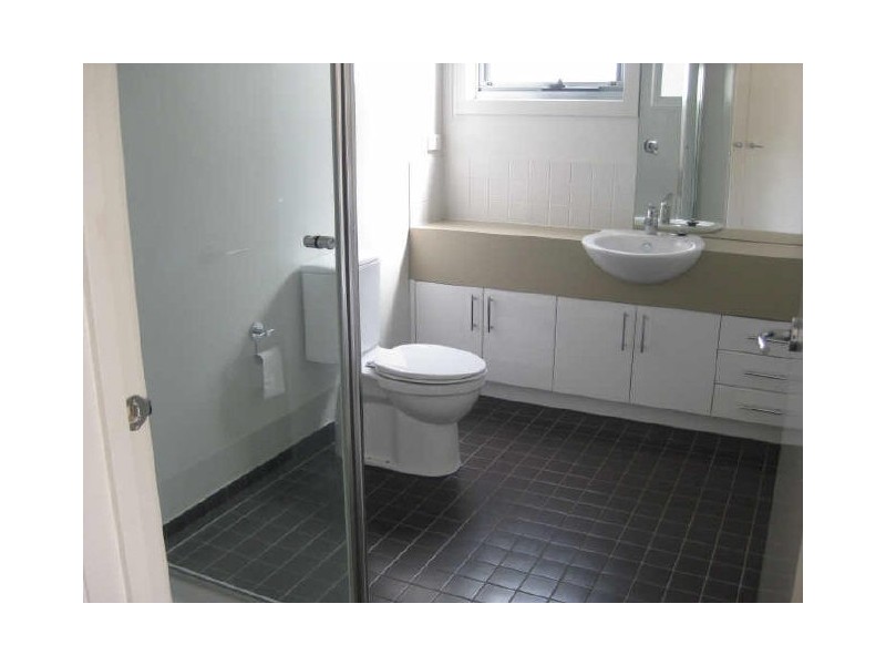 5/2 The Entrance, Pakenham VIC 3810