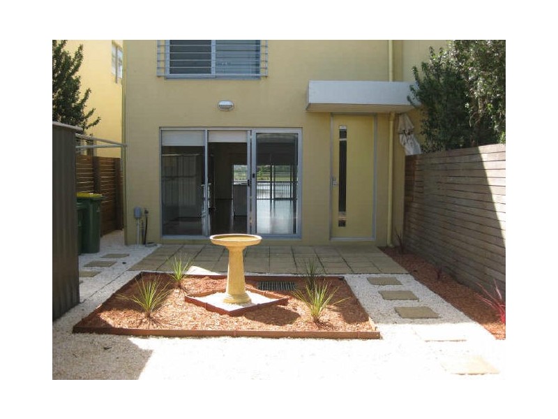 5/2 The Entrance, Pakenham VIC 3810